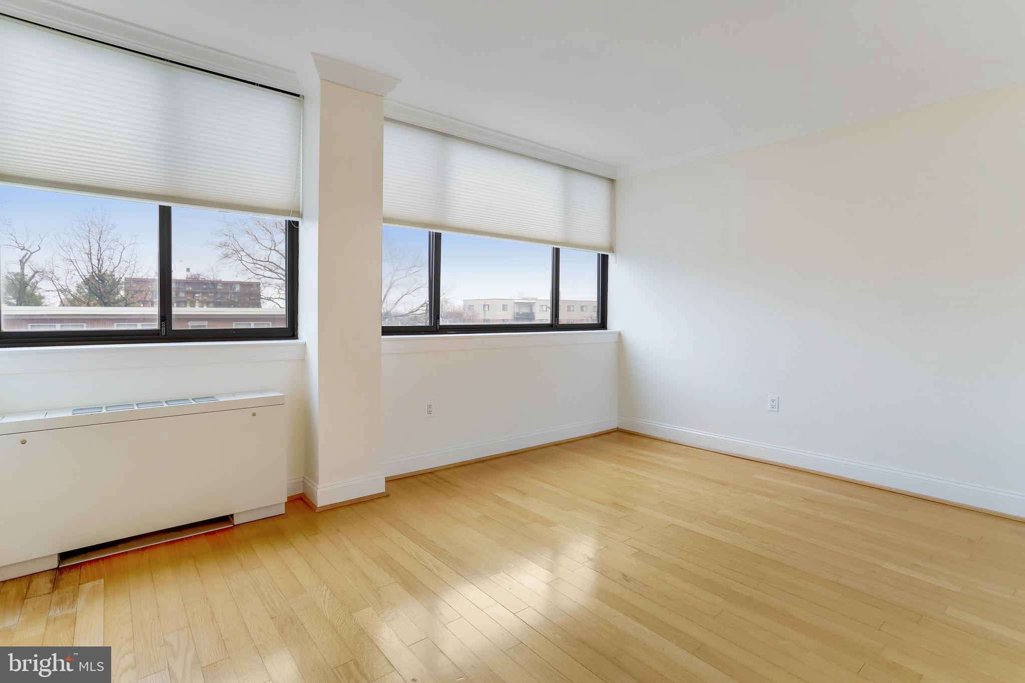 4401 Cherry Hill Road, Unit 46 Arlington, VA 22207 - Photo 23 of 34 Second bedroom has lots of natural light