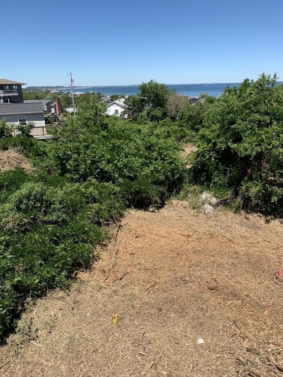 4 Crane Way Gloucester, MA 01930 - Photo 2 of 5