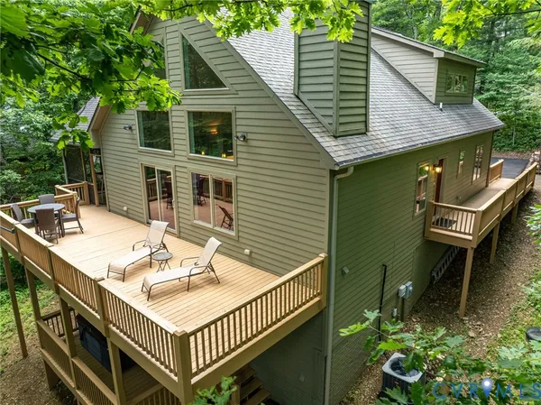 $799,900 | 75 North Forest Drive, Roseland, VA 22967