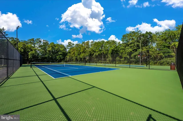 $389,990 | 554 Eisenhower Drive, Frederick, MD 21703