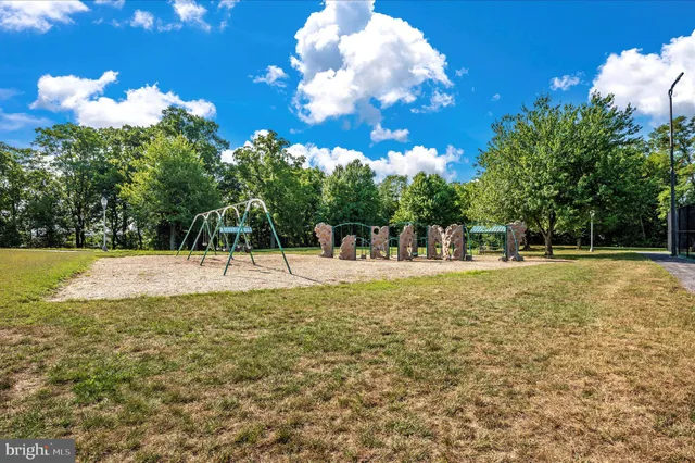 $389,990 | 554 Eisenhower Drive, Frederick, MD 21703