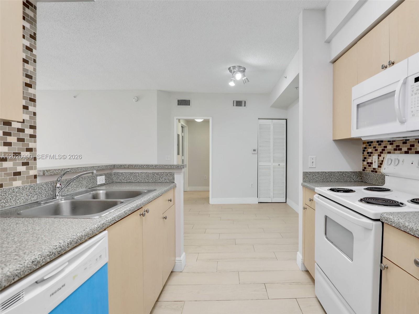 1235 Reserve Way, Unit 5107 Naples, FL 34105 - Photo 10 of 33