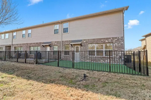 $1,875 | 708 Amber Drive, Greenville, TX 75402