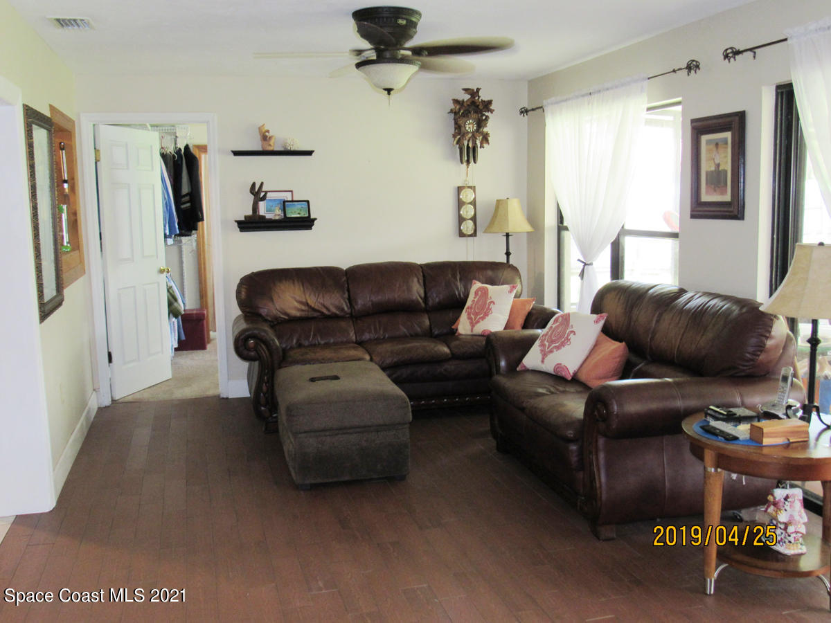 5210 Holden Road Cocoa, FL 32927 - Photo 23 of 28 Living Room