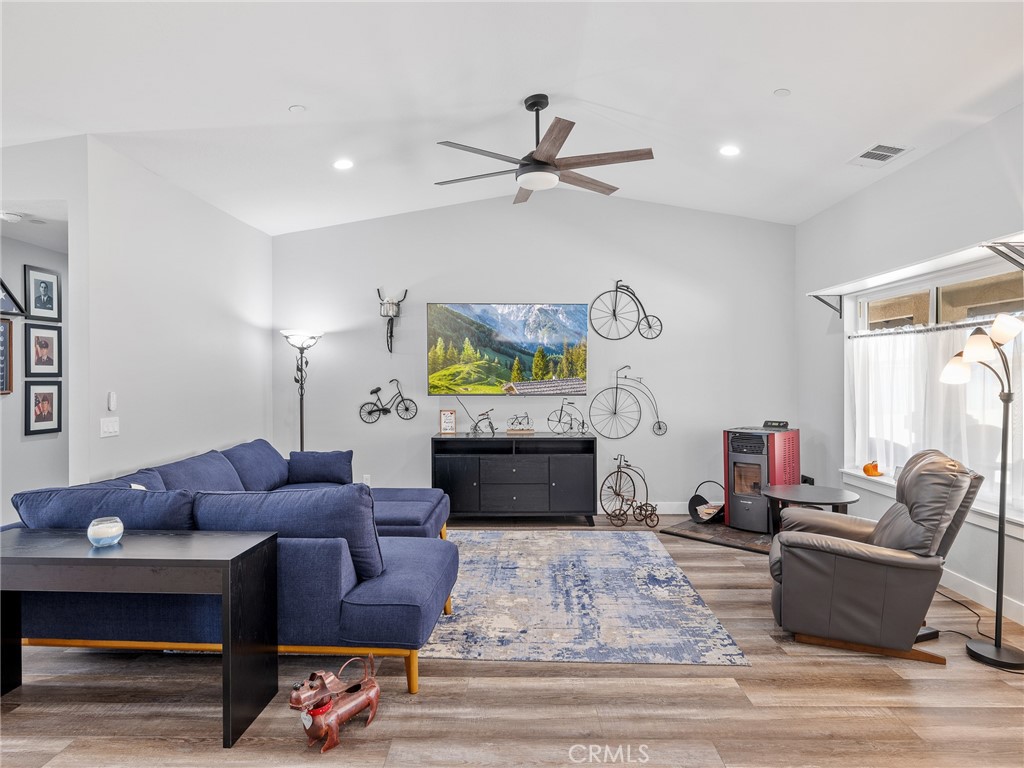 24162 Shoshone Road Apple Valley, CA 92307 - Photo 6 of 38