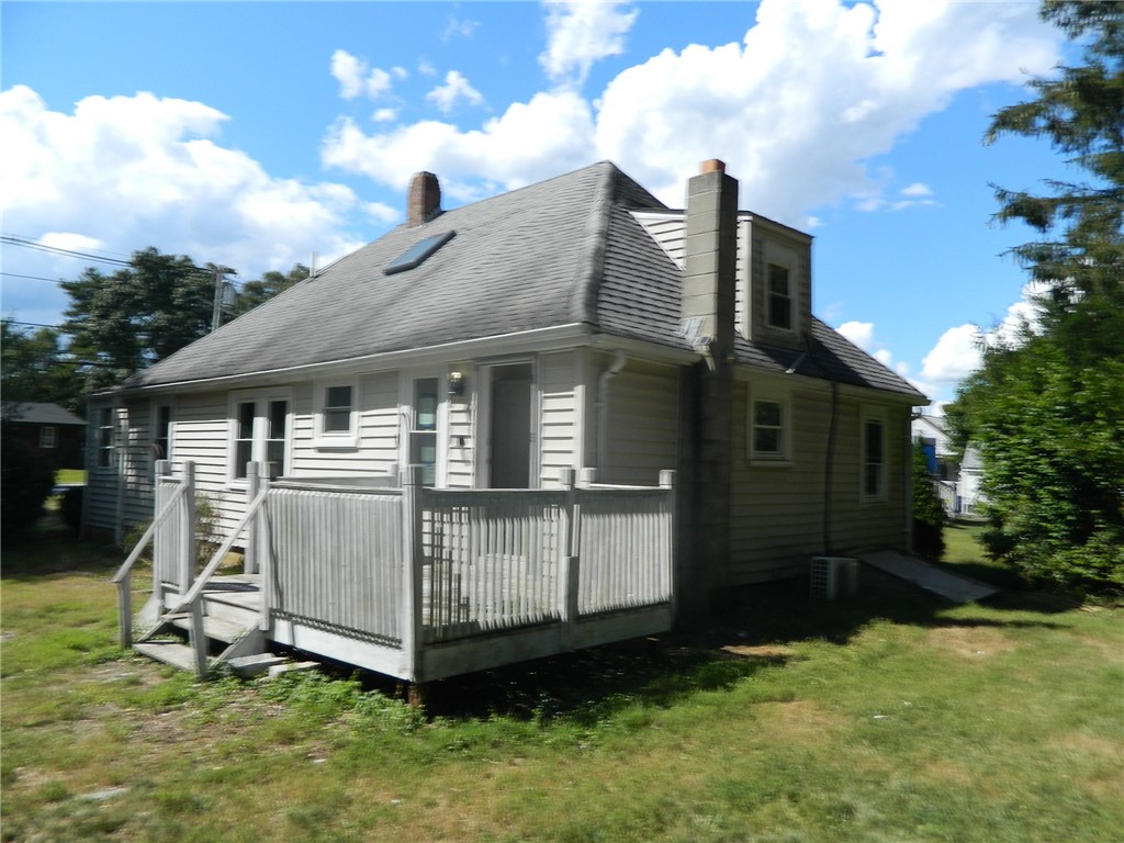 260 Richmond Townhouse Road Richmond, RI 02812 - Photo 3 of 19