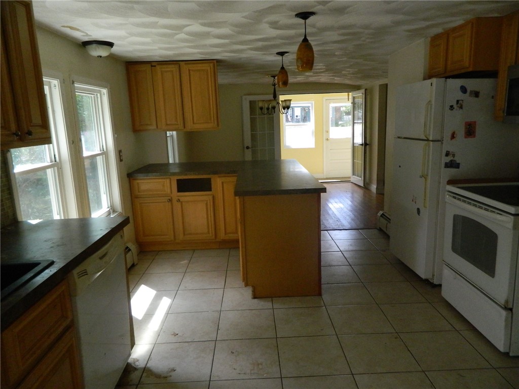 260 Richmond Townhouse Road Richmond, RI 02812 - Photo 5 of 19