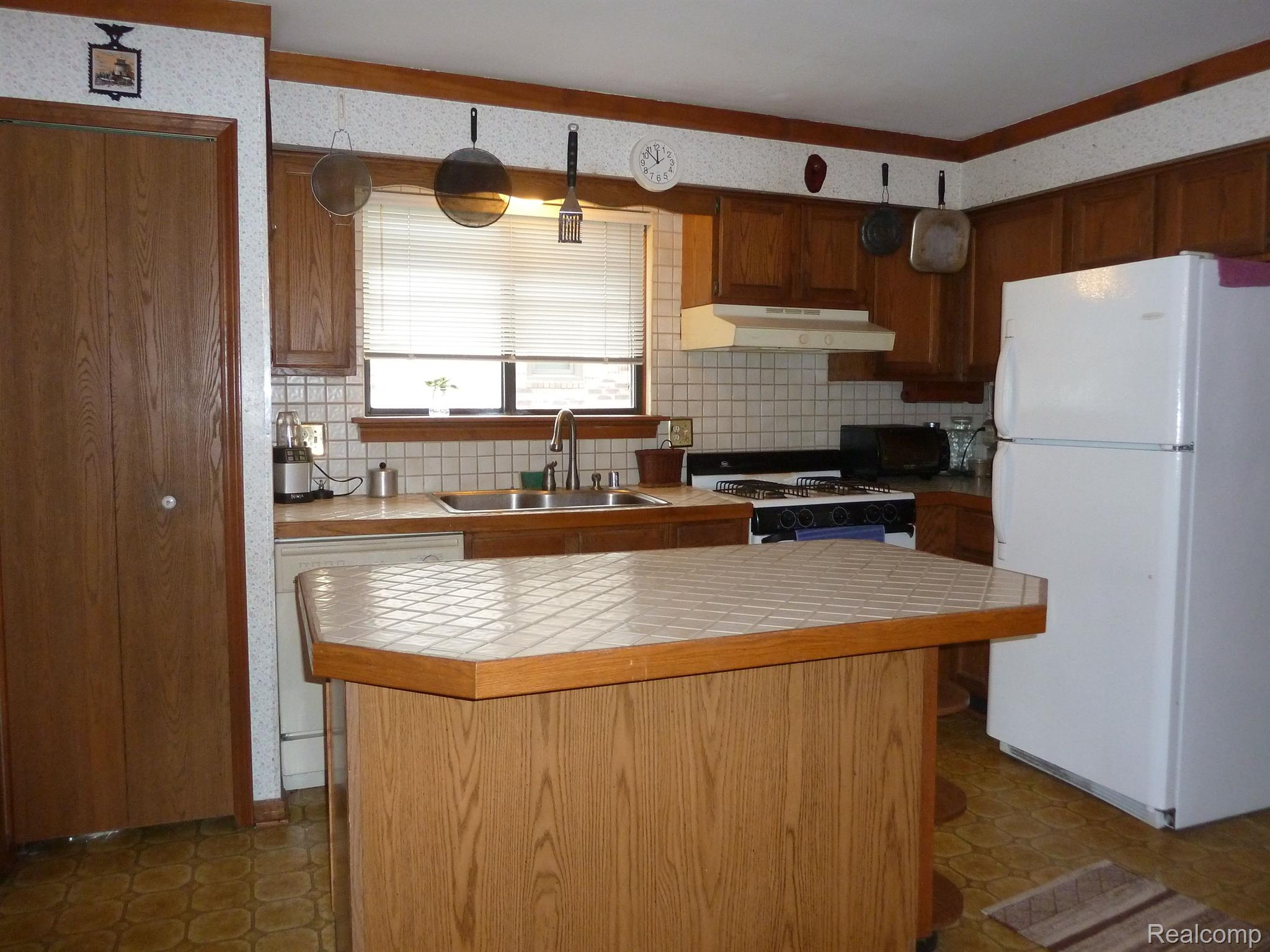 231 Bourbon Court Rochester, MI 48307 - Photo 12 of 20 Gallery Image 12