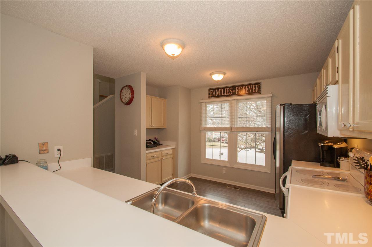 704 Thistlegate Trail Raleigh, NC 27610 - Photo 11 of 25 Gallery Image 11
