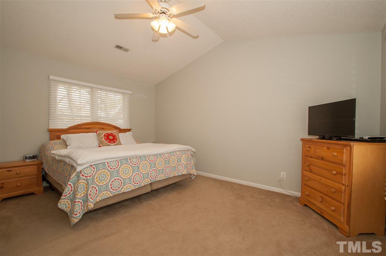 704 Thistlegate Trail Raleigh, NC 27610 - Photo 12 of 25 Gallery Image 12