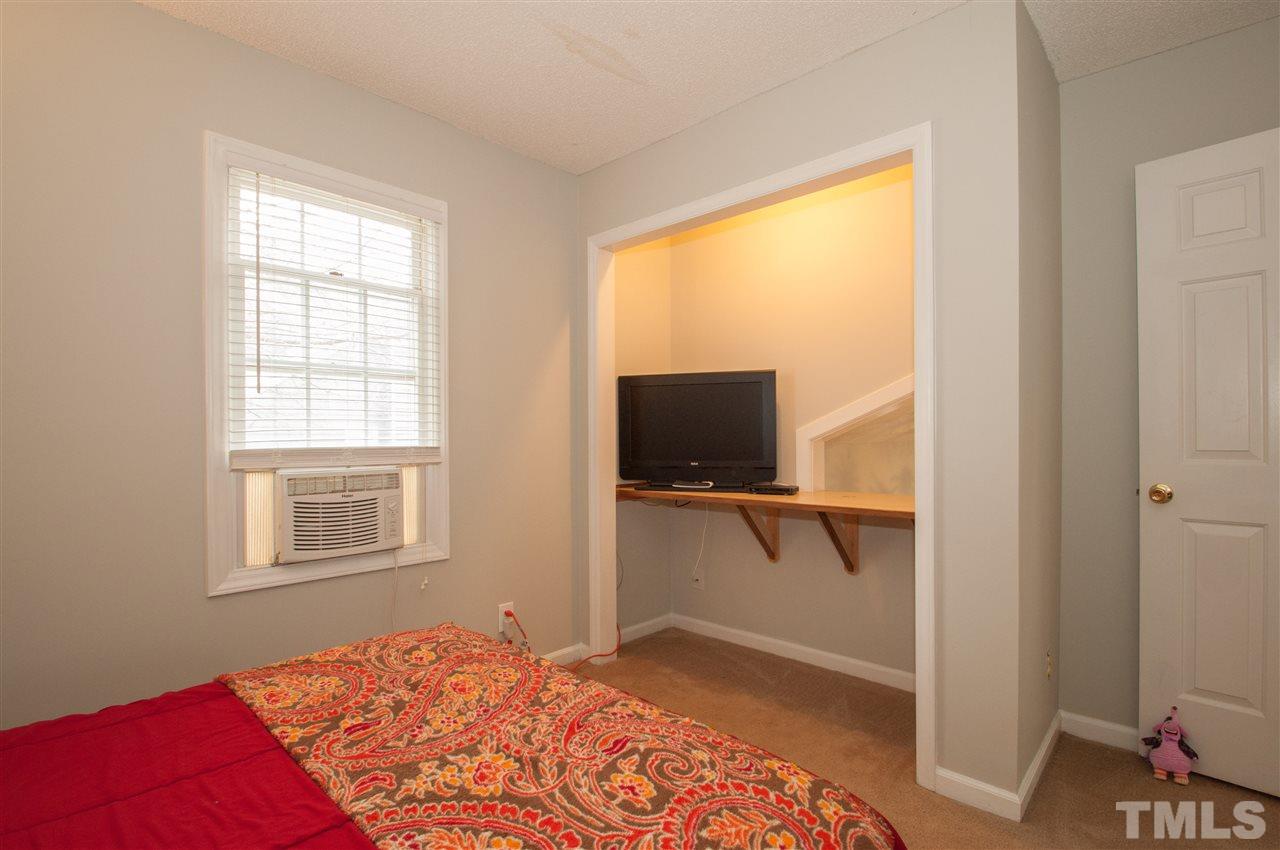 704 Thistlegate Trail Raleigh, NC 27610 - Photo 16 of 25 Gallery Image 16