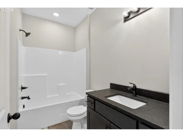 $559,000 | 233 E Street, Vernonia, OR 97064