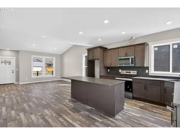 $559,000 | 233 E Street, Vernonia, OR 97064