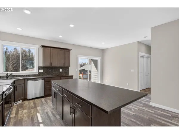 $559,000 | 233 E Street, Vernonia, OR 97064