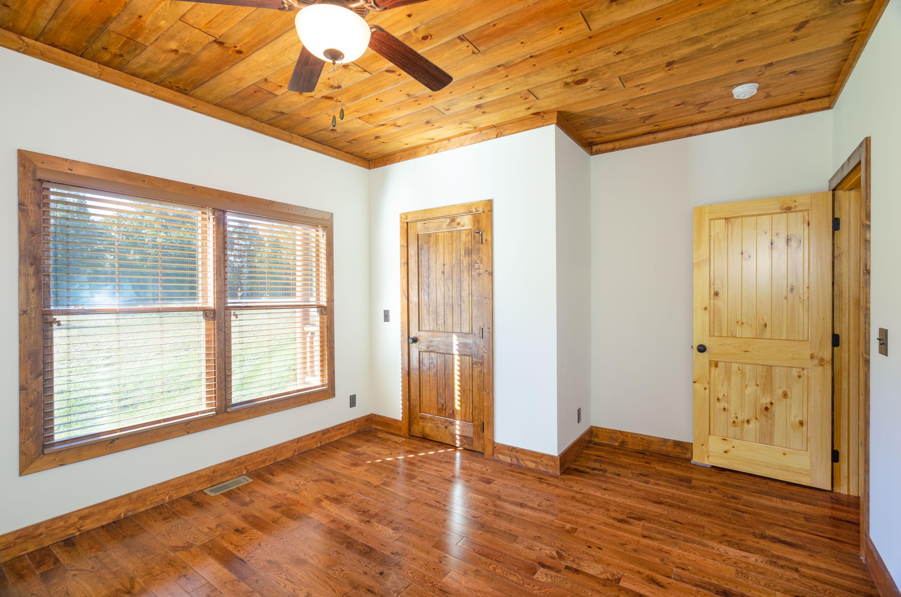 622 Fox Trail Road Jasper, TN 37347 - Photo 23 of 38 Bedroom 3