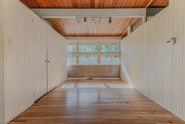 $255,000 | 3109 11th Street, Winthrop Harbor, IL 60096