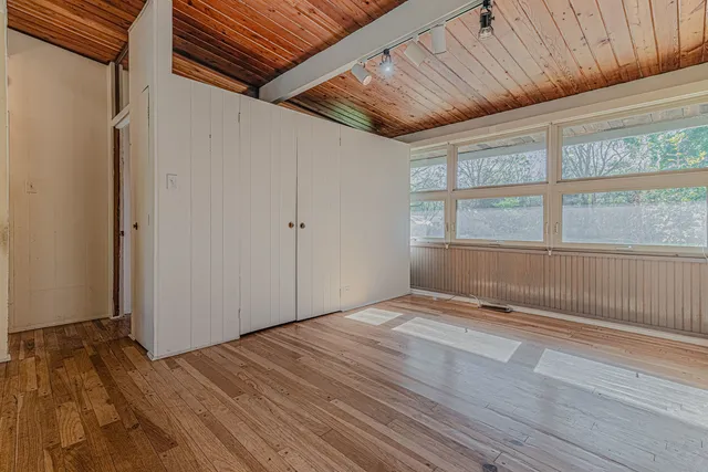 $255,000 | 3109 11th Street, Winthrop Harbor, IL 60096