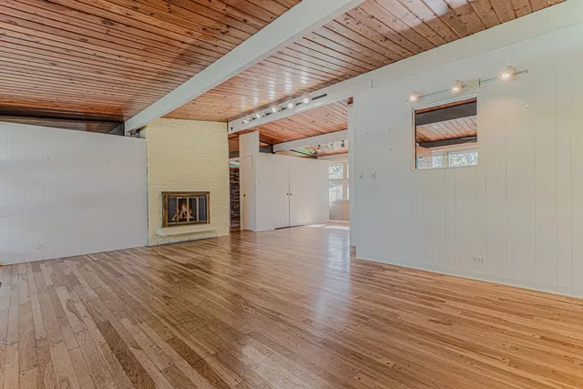 $255,000 | 3109 11th Street, Winthrop Harbor, IL 60096