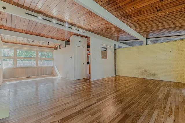 $255,000 | 3109 11th Street, Winthrop Harbor, IL 60096