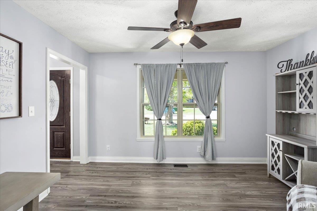 23 Freeman Drive Rossville, IN 46065 - Photo 4 of 34