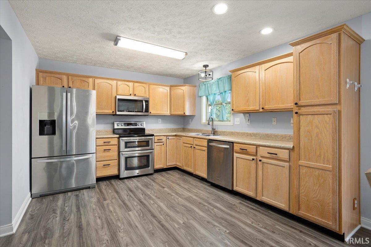 23 Freeman Drive Rossville, IN 46065 - Photo 5 of 34