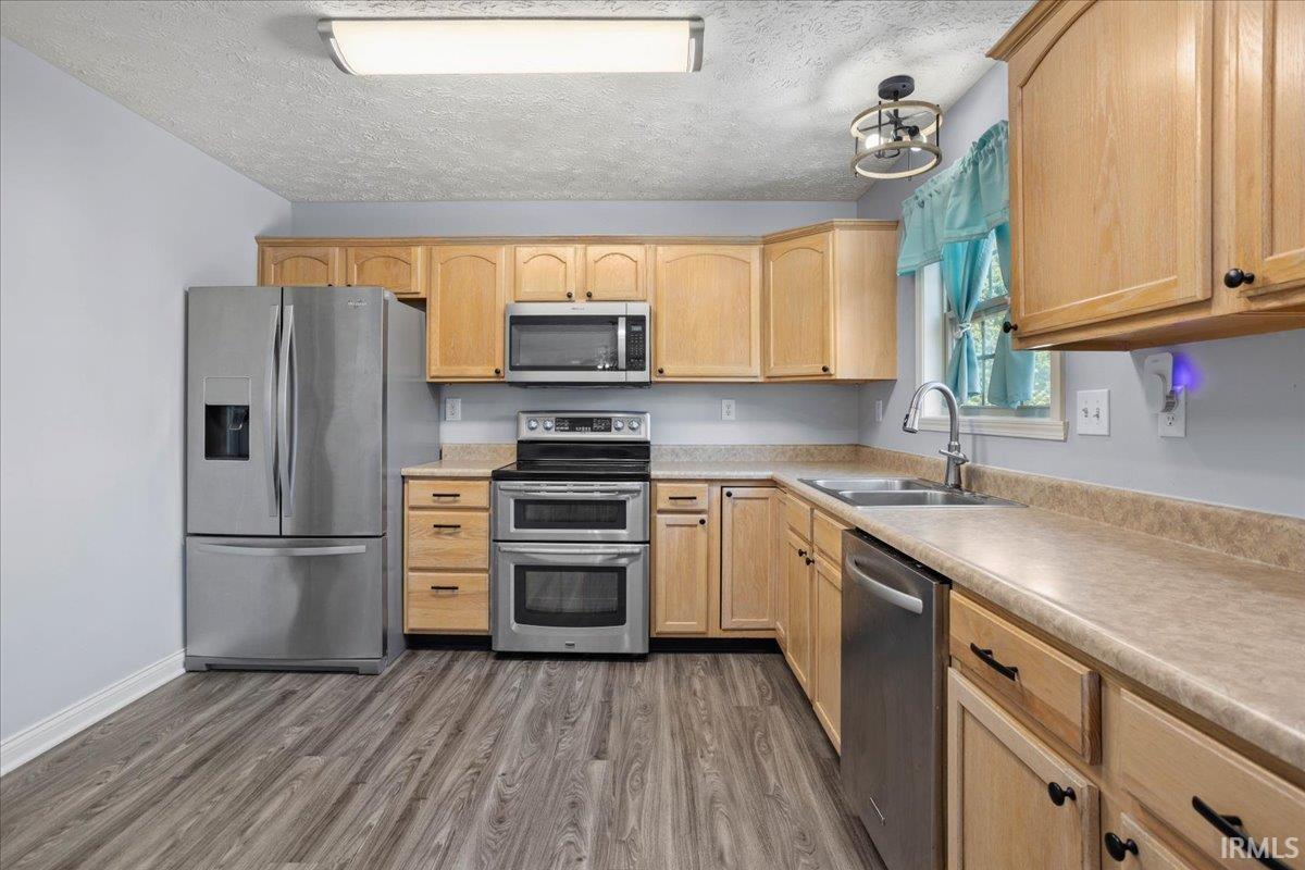 23 Freeman Drive Rossville, IN 46065 - Photo 6 of 34