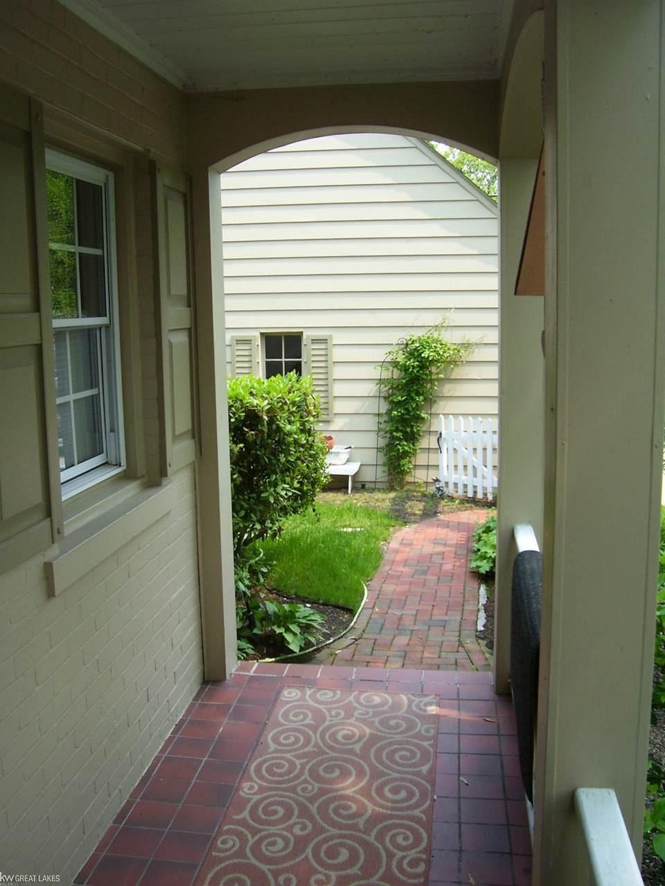 680 Hampton Road Grosse Pointe Woods, MI 48236 - Photo 37 of 44