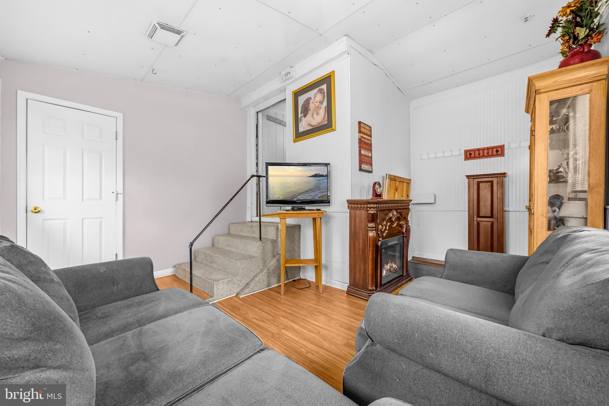 413 Orchard Avenue Baltimore, MD 21225 - Photo 7 of 32 Gallery Image 7
