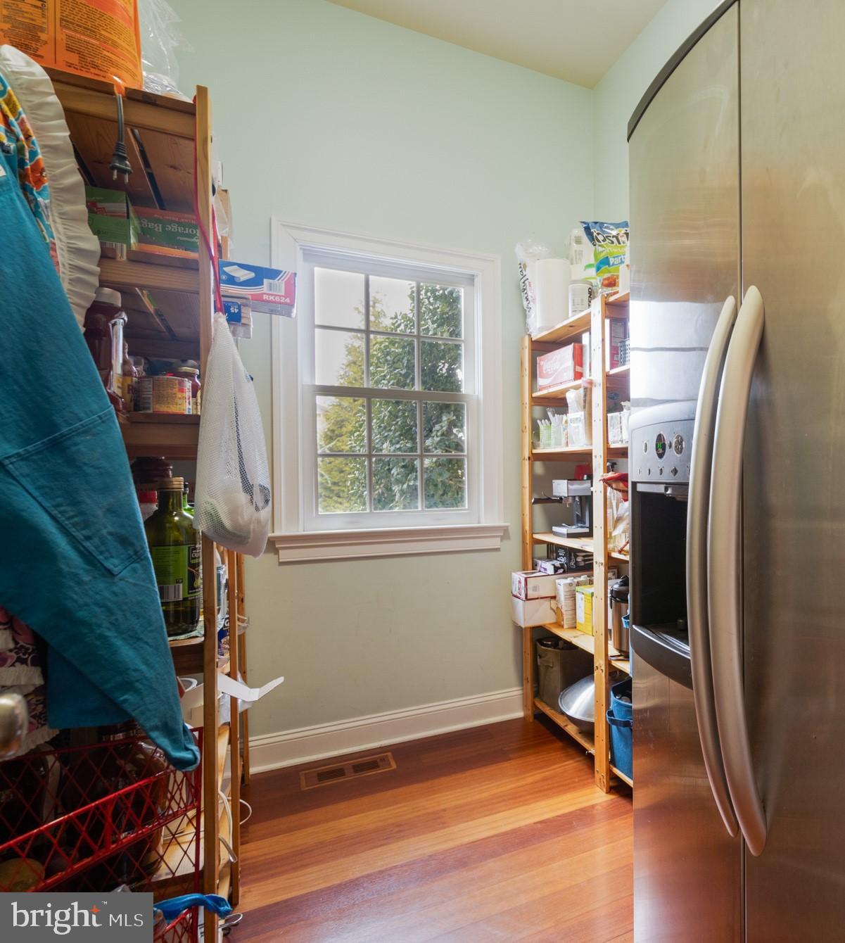 8291 Roxborough Loop Gainesville, VA 20155 - Photo 10 of 39 HUGE walk-in pantry