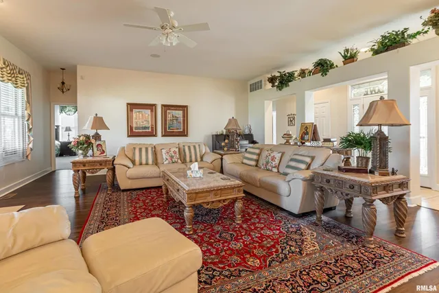 $480,000 | 1410 Bradford Lane, Carbondale, IL 62902