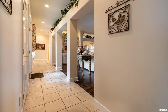 $480,000 | 1410 Bradford Lane, Carbondale, IL 62902