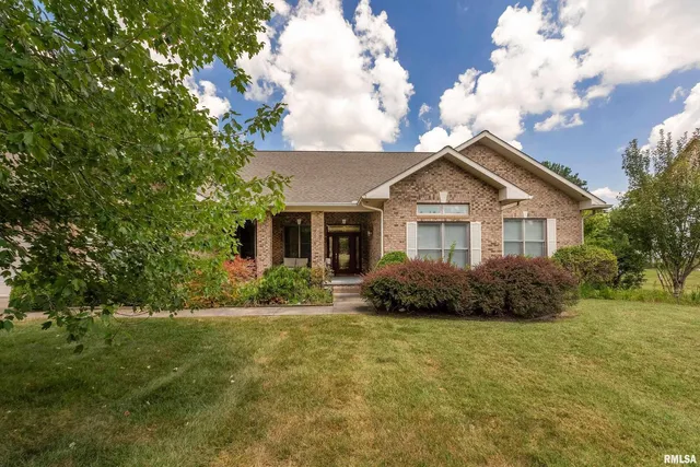 $480,000 | 1410 Bradford Lane, Carbondale, IL 62902