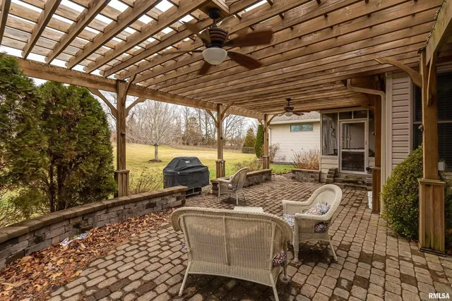 $480,000 | 1410 Bradford Lane, Carbondale, IL 62902