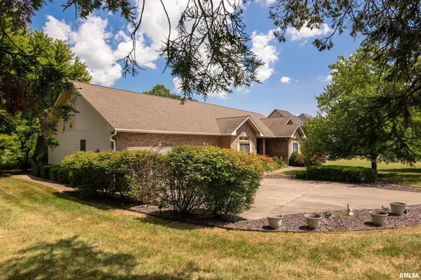 $450,000 | 1410 Bradford Lane, Carbondale, IL 62902