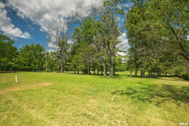 $480,000 | 1410 Bradford Lane, Carbondale, IL 62902