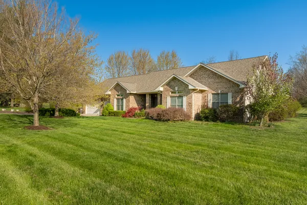 $450,000 | 1410 Bradford Lane, Carbondale, IL 62902