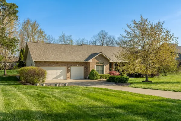 $450,000 | 1410 Bradford Lane, Carbondale, IL 62902