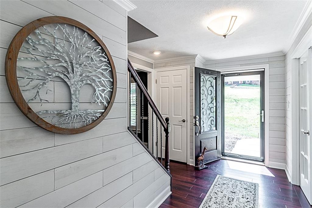 2389 Mill Grove Road Pittsburgh, PA 15241 - Photo 3 of 24