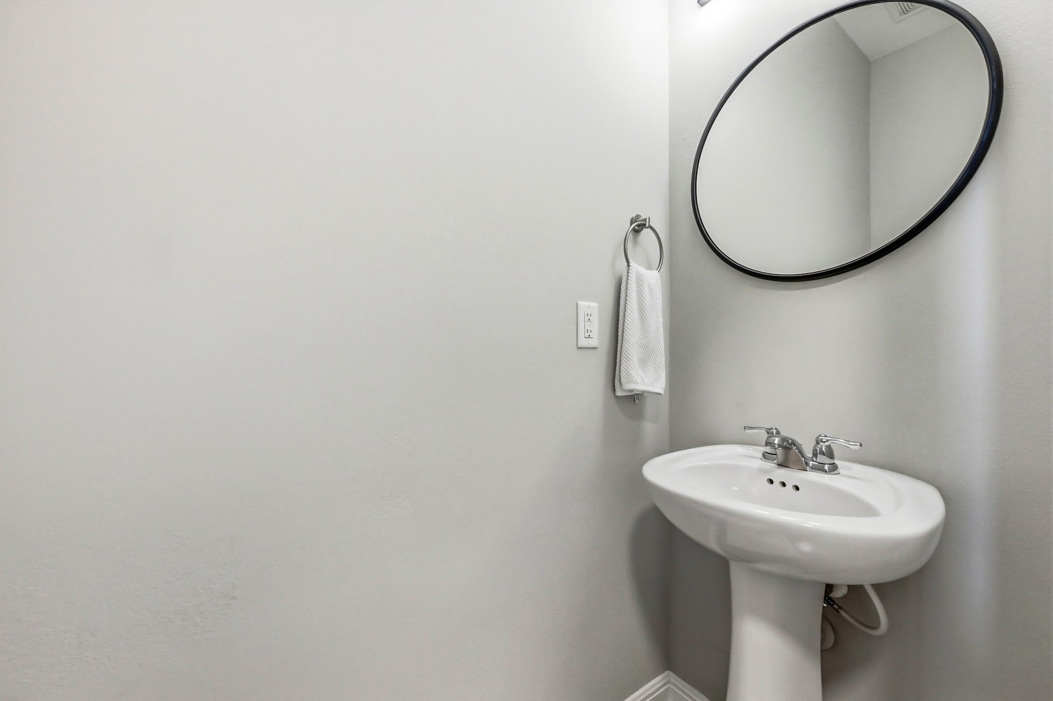 9512 Tanager Way, Unit 112 Austin, TX 78748 - Photo 30 of 40 Powder Bath