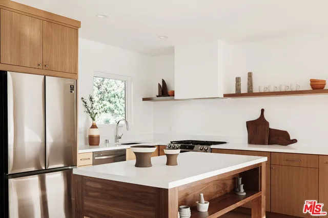 $2,500,000 | 3257 Cattaraugus Avenue, Los Angeles, CA 90034