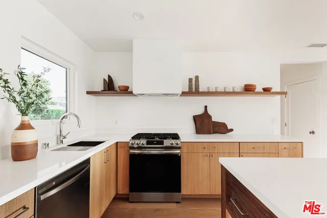 $2,500,000 | 3257 Cattaraugus Avenue, Los Angeles, CA 90034