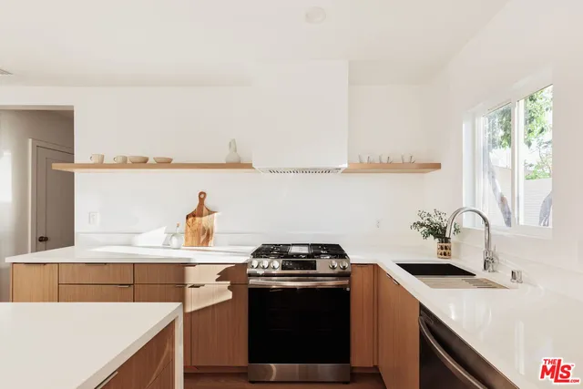 $2,500,000 | 3257 Cattaraugus Avenue, Los Angeles, CA 90034