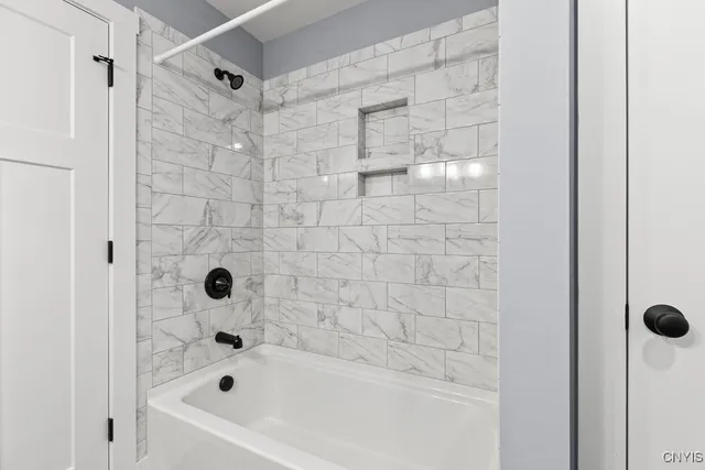 $599,900 | 41 (highland Meadows) Giddings Trail, Lysander, NY 13027