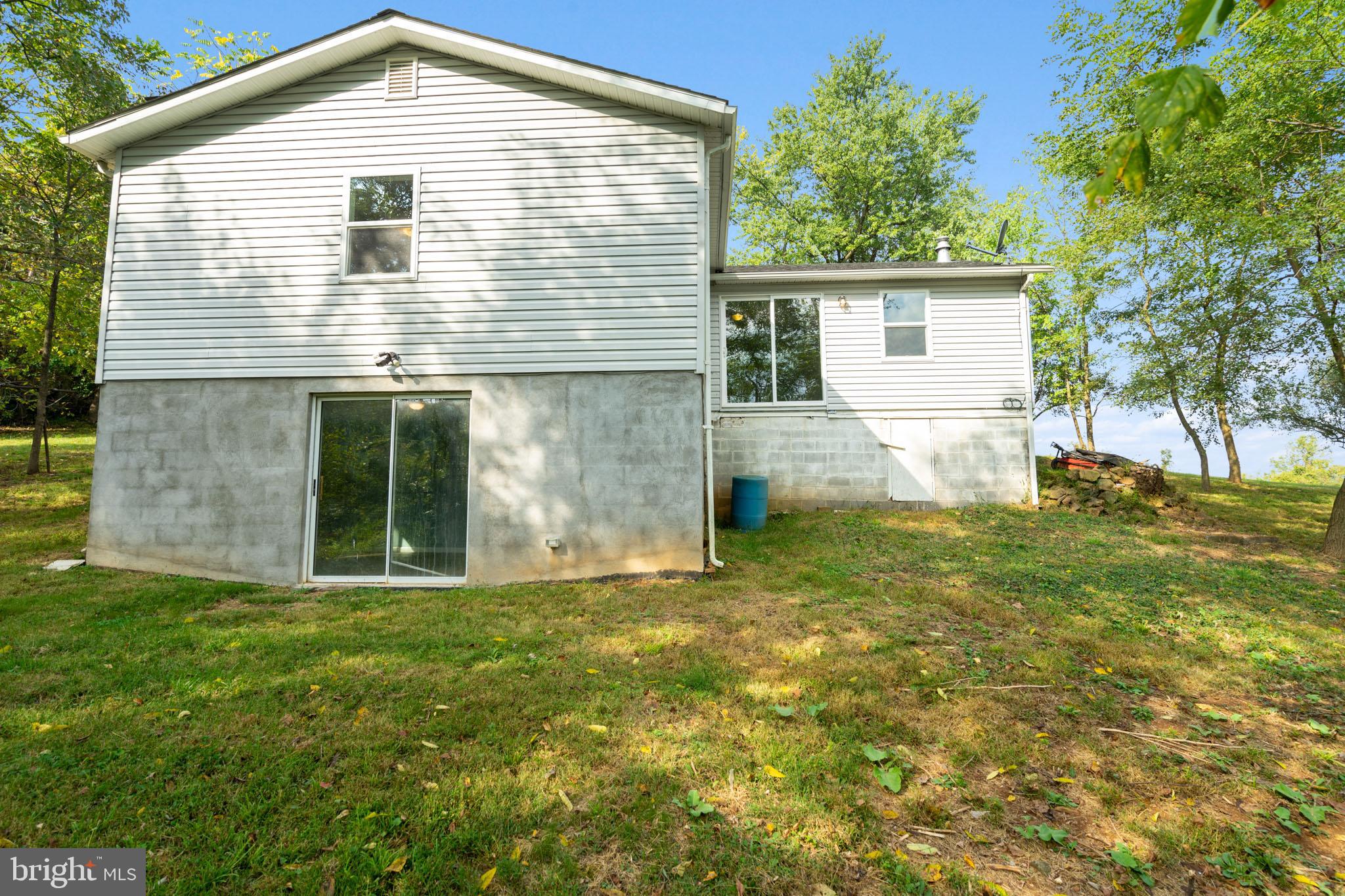 73 Apple Jack Road Linden, VA 22642 - Photo 3 of 30 Gallery Image 3