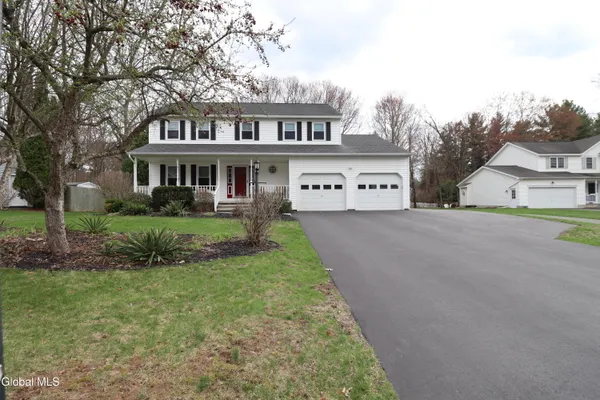 $556,900 | 6967 Suzanne Court, Guilderland, NY 12303