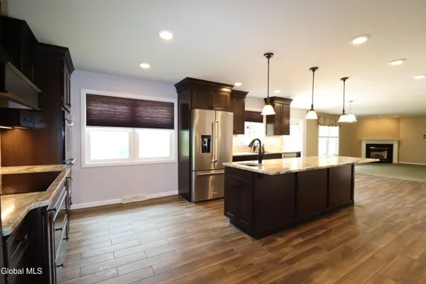 $556,900 | 6967 Suzanne Court, Guilderland, NY 12303