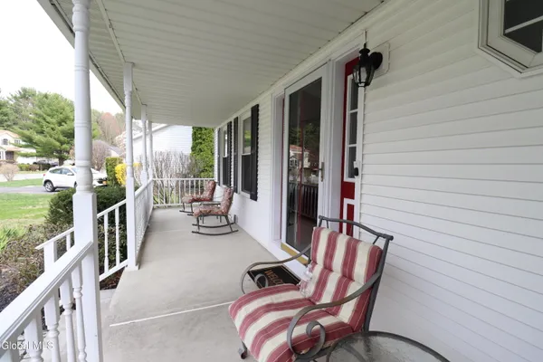 $556,900 | 6967 Suzanne Court, Guilderland, NY 12303
