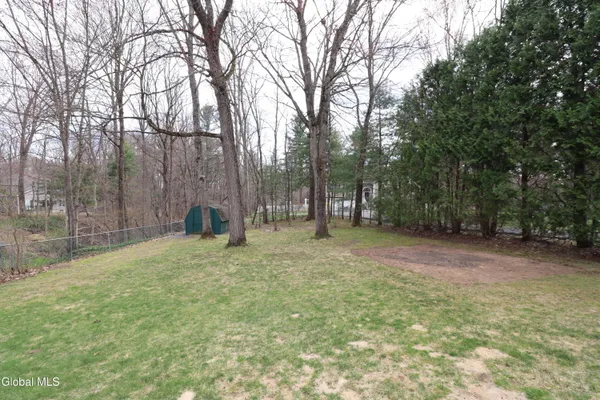 $556,900 | 6967 Suzanne Court, Guilderland, NY 12303