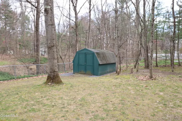 $556,900 | 6967 Suzanne Court, Guilderland, NY 12303