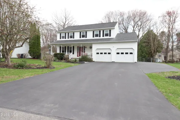 $556,900 | 6967 Suzanne Court, Guilderland, NY 12303